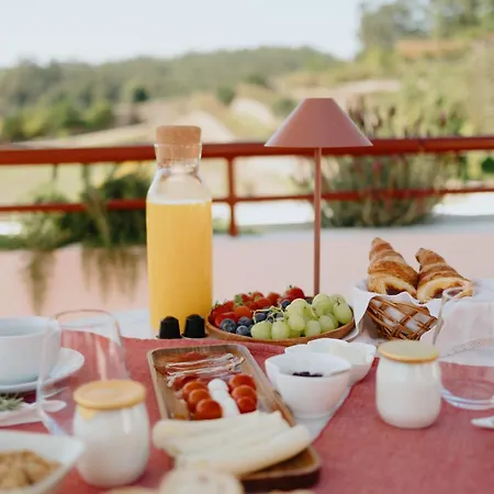 Casa Do Ave Riverside Bed & Breakfast 4*