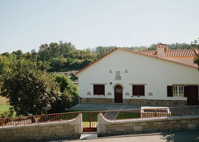 Casa Do Ave Riverside Bed & Breakfast